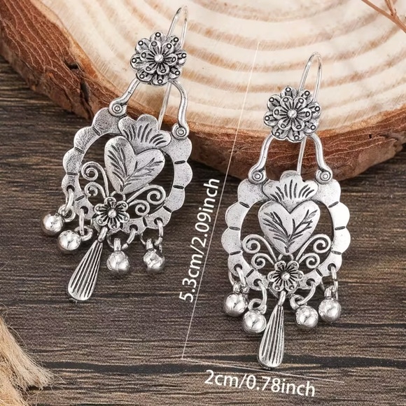 Silver tone Floral Heart Dangle Earrings - Mexican Folk Art Style - Picture 3 of 3